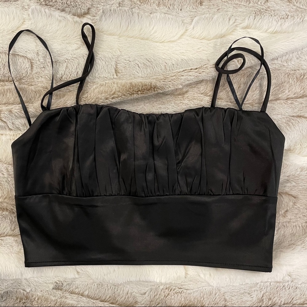 Princess Polly Sweetheart Crop Top - Picture 2 of 3